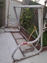 مرجوحه • مكسوره • صفحه وحده سليمه