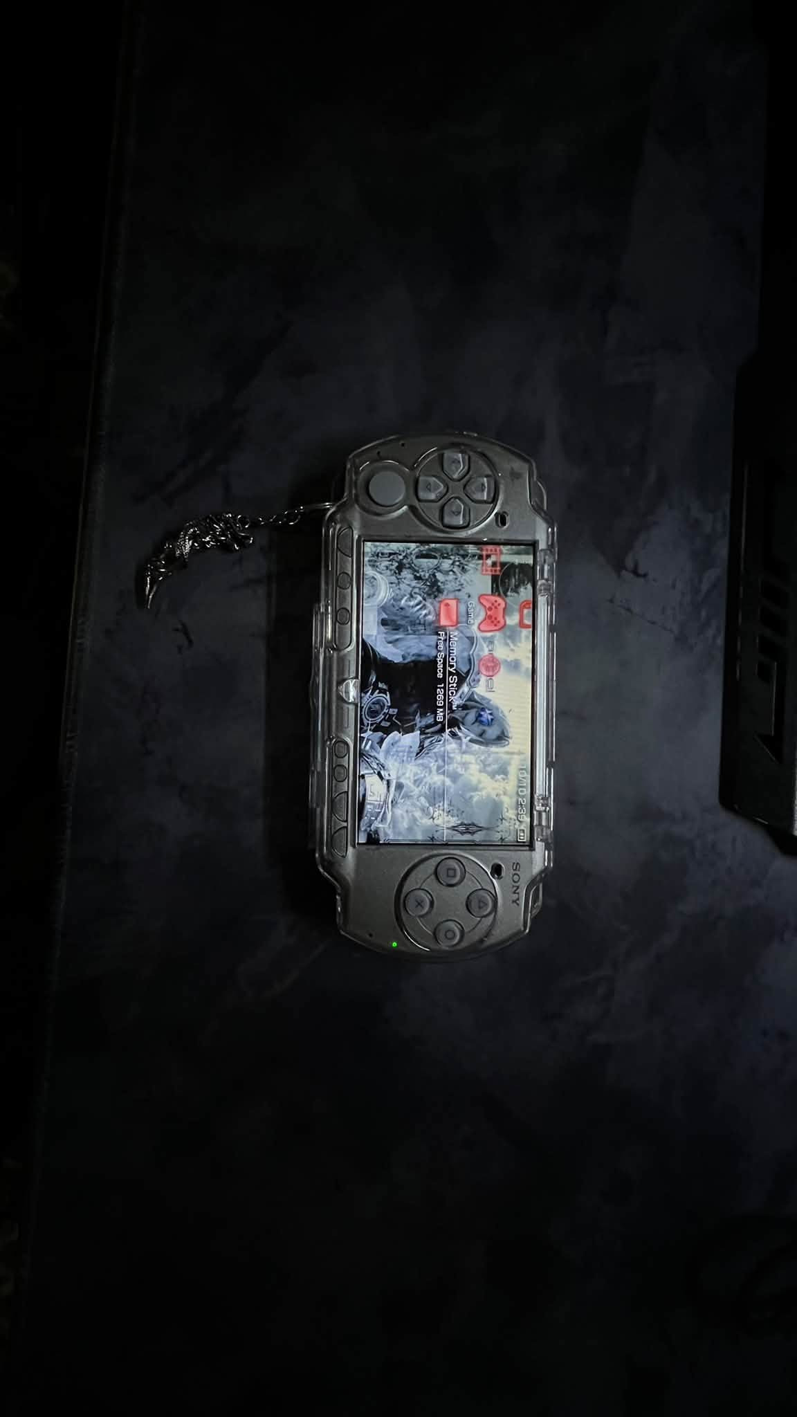 PSP2000 • مهكر • ٢٠+ لعبه