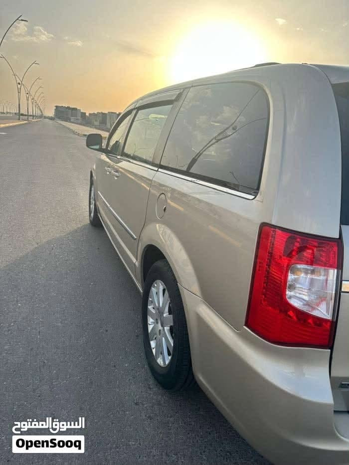 السلام عليكم كلرايسلر كارفان 2016 وارد كندي بدون ضربه تقرير غرق حادثها فقط جاملغ الأمامي جهه العبري مبدل نفس اللوان والدعاميات مصبوغات للجماليه والباقي كفاله كير محرك مكفولات جدد ستوهن مشدودات السياره رقم بغداد رقم إنكليزي باسمي سنويه ستوها مجدده السياره بيبان كهرباء صندوق كهرباء نظام الإيكو تقليل الوقود مانع انزلق تحكمات ستيرن شاشه أندرويد كشتات بلع السياره سته سلندر 3600 السياره ماتذب عليها ربع وترايك وين ماتريد تم تخفيض السعر 157  نهائي للاستفسار ***********
