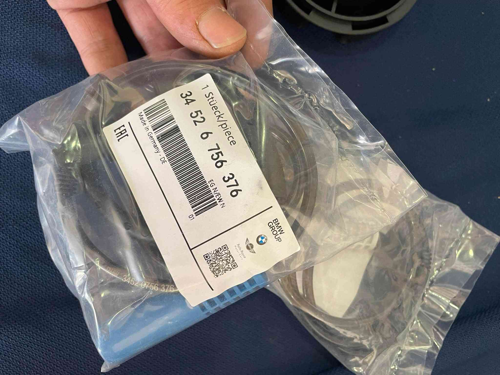 🚨🔥 قطع غيار BMW متوفرة 🔥🚨

🔧 BMW Coolant Pump — FEBI
⛽ BMW E39 Fuel Filter — BMW Group
💧 F02 Coolant Pipe — BMW Group
🌡️ BMW Thermostat 2005–2017 — MAHLE
⛓️ N20 Engine Timing Chain
🔩 N20 Engine Head Gasket

✅ جودة عالية
✅ قطع مختارة بعناية
📦 متوفر حسب الموديل والقطعة

📍 Hamed Service – Zakho

📲 WhatsApp: ***********
💬 أو دزلي رسالة على الماسنجر

📌 دزلي موديل السيارة والمحرك أو رقم القطعة، ونخبرك بالتوفر والسعر.

🔥 Hamed Service — تخصصنا BMW 🔥
