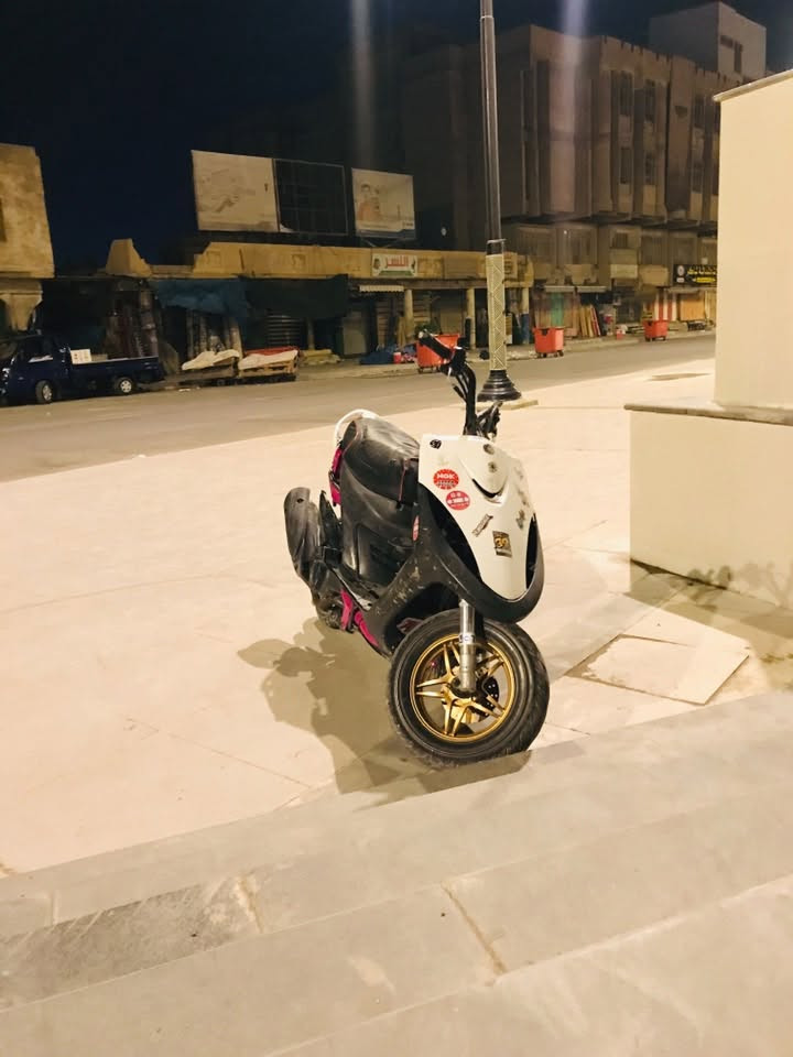 الوعود الكاذبة حبيبي من تنطي وعد صير رجال 
دراجه ماكس مال لعب مكينه 55 كلج خلفي رياضي كلج امامي بلادي جديد نوعيه راقيه دبل خلفي رياضي وعندي وياها غراض هم انطيهن وياها مكاني بابل وهاذه رقمي ***********
