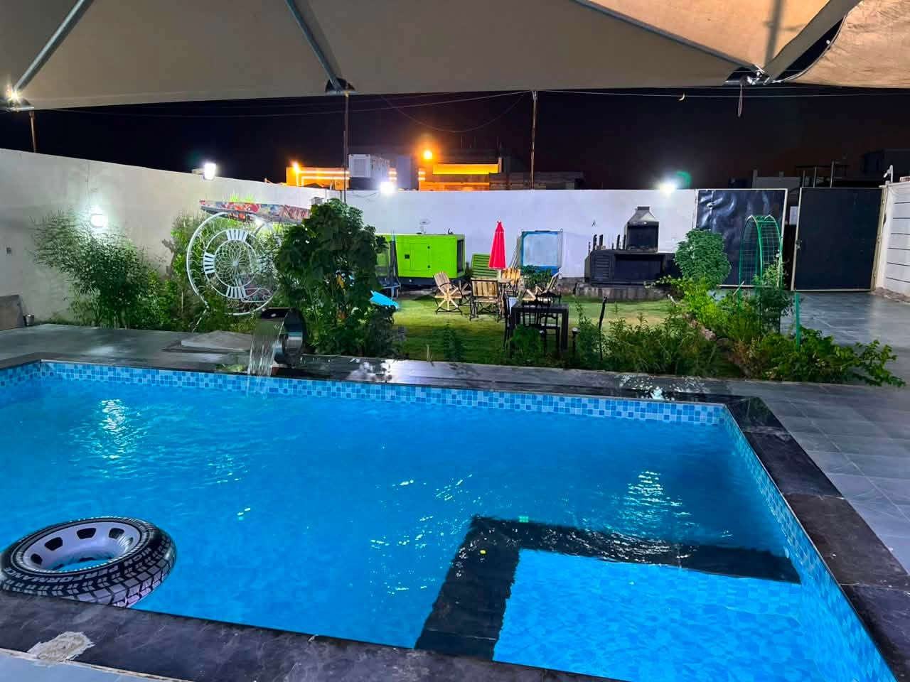 مزرعه بحر النجوم للإيجار اليومي 
العنوان الدوره بعيثه  قرب مدرسه الاحرار 
 تحتوي  ع 
 مسبح صغار وكبار. 🩵
باربكيو للشواء 😍😍
إنترنيت 
دي جي 🎺🎤
غرفتين 😴 
صحيات داخليه خارجيه 
مطبخ كامل من كلشي 
العاب  أطفال نطاطه زحلكيه مرجوحه 
فيشه 
منضده 
متوفره طيله أيام الأسبوع للحجز ***********

