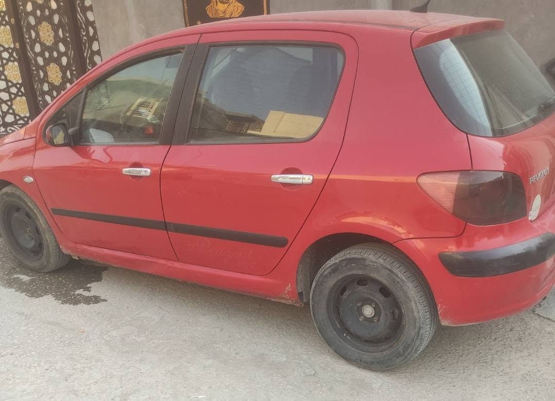 السلام عليكم للبيع بيجو فرنسي 307هاج باك رقم نكليزي بأسمي موديل 2005 كفالة محرك كير وحدادية كاملة المكان بابل السعر 52 وبيه مجال للاستفسار الاتصال على الرقم ***********
