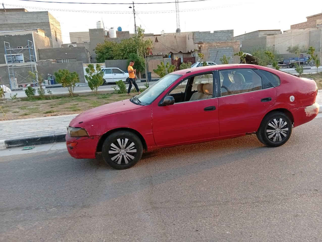 السلام عليكم.. سيارة كورلا للبيع موديل ١٩٩٤.سيارة تخم تايرات جدد. مكينة وكير خير من الله. السيارة بأسمي تحويل ثاني يوم.. رقم بابل صدامي عليهة فقط غرامة ٤٠ الف. سيارة عوزهة شوية ترتيب. 
مكاني كربلاء الحسينية السعر ٢٥ وبيهة مجال
رقم الهاتف ***********
