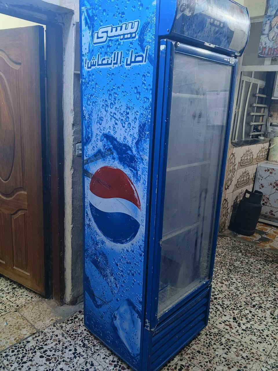 سلام عليكم براد مطعم برودة تجميد بشرط السعر 300 مستعجل عليها بغداد ميدنت الصدر***********. ميز طعام السعر 75
