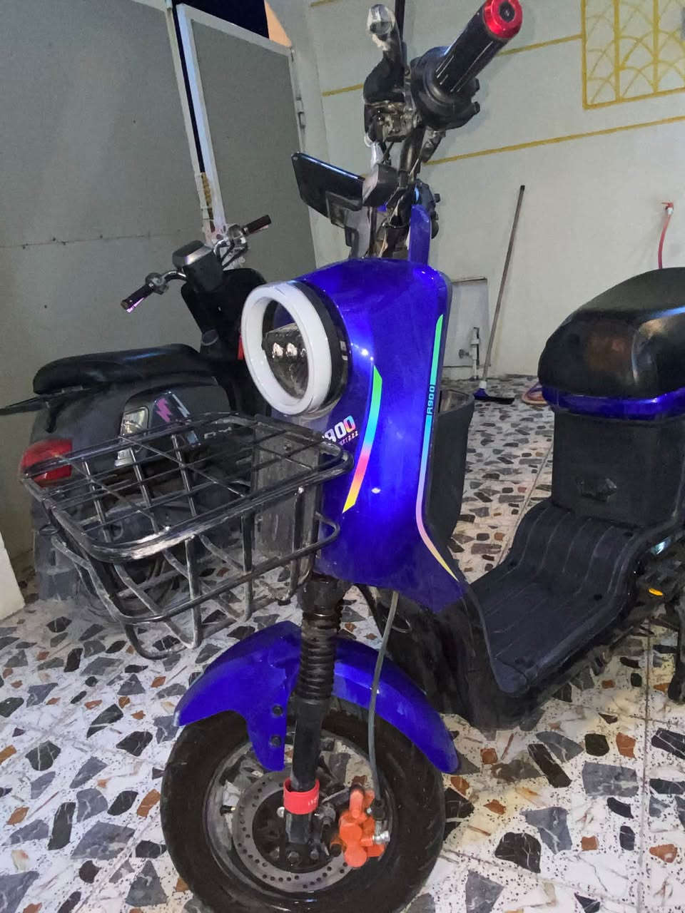 R900 • شهرين • بحالة الوكالة