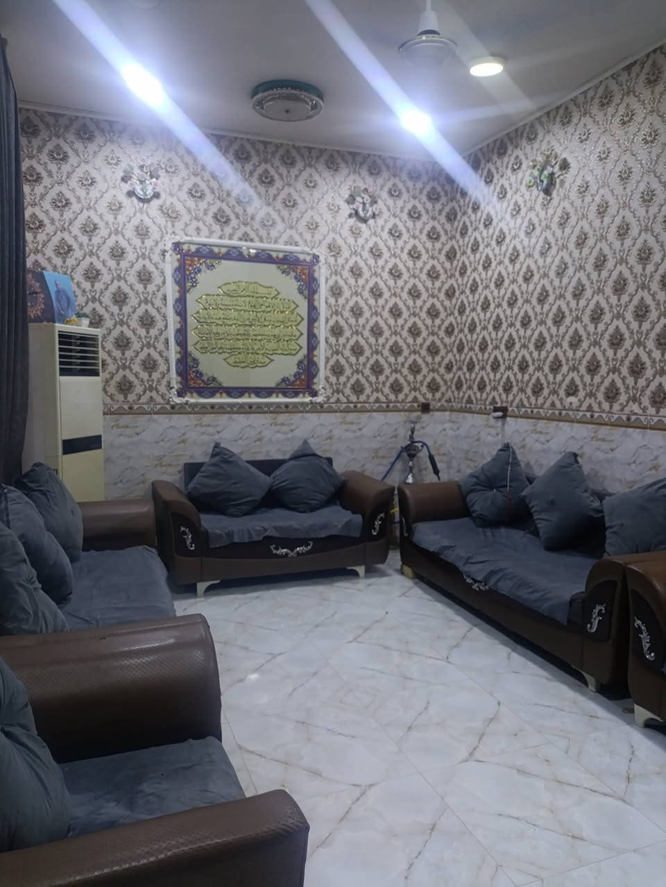المكان السياسيين • ١٢٥م • ٤ غرف
