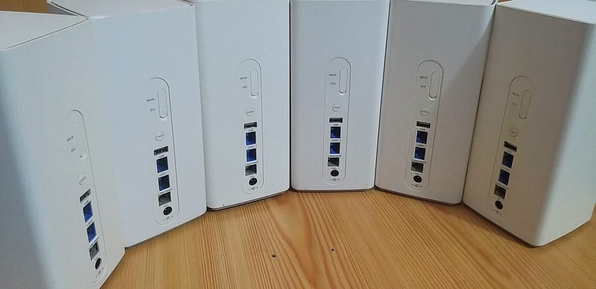 راوتر هواوي B618 _22d   للبيع

+4G 
مفتوح جميع الشبكات
أسيا _ زين _كورك

كات  11

2.4 GHZ  ///  5 GHZ   يبث بترددين
يدمج باندات تلقائي
منفذين لان 1 كيكا
منفذين للأنتنا الخارجيه Ts9 

ألسعر   90 ألف
متوفر توصيل جميع محافظات العراق
واتساب  ***********
