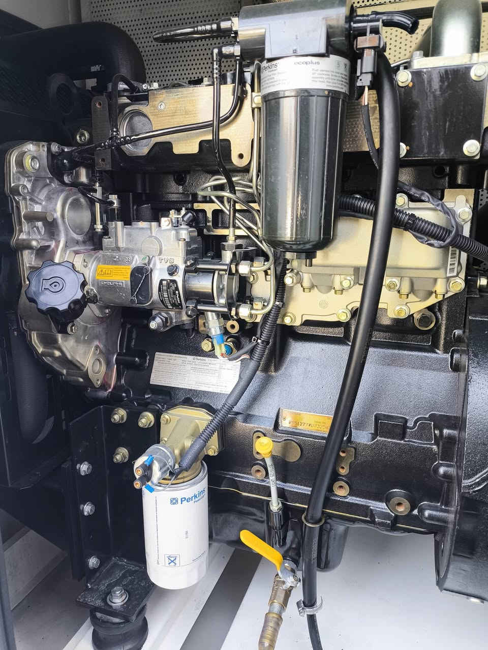 بيركنز انكليزي 4 سلندر توليد ستامفورد 85KVA بلادي ساعات العمل وضع الشركة شرط الشغل وشرط الفحص العنوان اربيل للأستفسار الإتصال *********** يوجد توصيل لكافة المحافظات وبضمان 🚛
