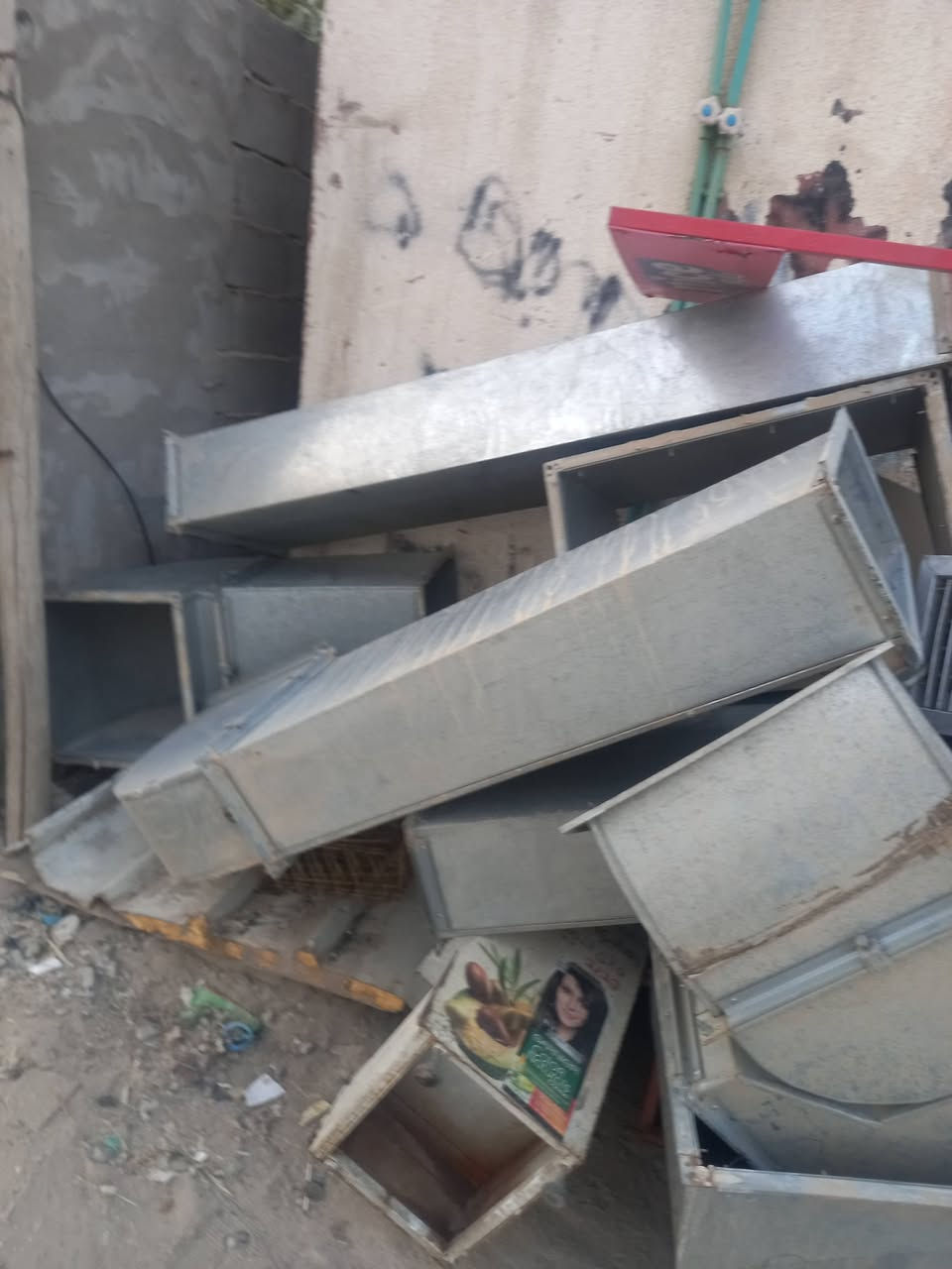 دكتات تبريدنظيف جدا للبيع من رخصه الادمن 12قطعه يرهم علئ اسوا كبيره اوقاعه اومنزل السعر150الف الدوره ابودشيرالتواصل مازنجروشكرا 
***********
