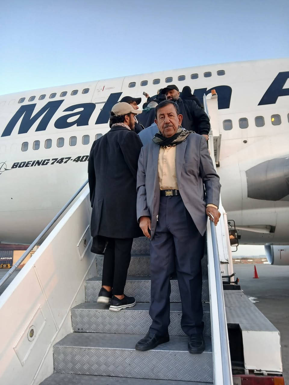 اللهم صل على 
     محمد وآل محمد
سفره إيمانيه نموذجيه سياحيه 
يعلن مكتب انوار الرضا ع عن سفرته النموذجيه جوا وبرا والبرنامج كالآتي/
الذهاب من مطار بغداد جوا إلى مشهد والبقاء في مشهد 6 أيام ٥ ليالي مع ٣ وجبات طعام مع المزارات والسياحه في مشهد ثم الذهاب إلى قم بالقطار لزيارة سيدتي ومولاتي قاطمه المعصومه ع والمزارات والسياحه فيها والمكوث فيها ٣ ايام  بليلتين بدون طعام والرجوع الى العراق باصات vip السياحيه مدة السفره 10 ايام تشمل النقل والمنام والمزارات والسياحه مع 3 وجبات طعام في مشهد وبسعر 400 الف دينار موعد الرحله يوم 8/25  للإستفسار الإتصال على الرقم /***********
لسنا الوحيدين لكننا المتميزون خادم زوار الرضا ع الحاج حادث الحاج راضي العبدلي
