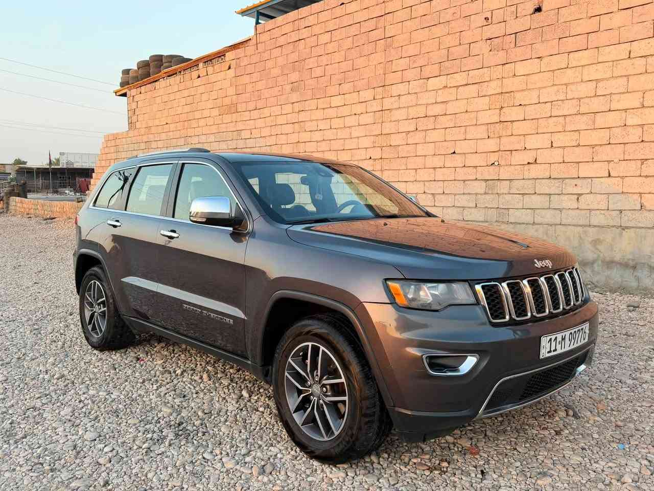 السلام عليكم 
‎جيب 2018 Jeep
شيروكي فول مواصفات 1/1
رقم بغداد تحويل ثاني يوم سنوية وهزة جديدة 
 سياره جديده كلين بدون ضربه بدون صبغ كلشي ع وضع الشركه✅

تجي تفحص بيدك لان هذا حديد وين تاخذها اخذها عجبتك عيوني الك
ما عجبتك فدوه الك ❤️

كير محرك مكفول 
مكينه 3600

فتحة قف سلايت

شاشه كبيره

كشنات جلد+تدفئه 

كشن كهرباء

تشغيل عن  بعد

صندوق كهرباء

حساس خلفي + كامره دواره

رادار جانبي + خلفي +توقف ذاتي

قطعتين تبريد

بعد بيها هواي مواصفات 

السياره تخم تاير جديد باتري جديد 

ادامه كامله للمحرك ترايك مفتوح

مكاني ديالى 

السعر 225🔥

***********
