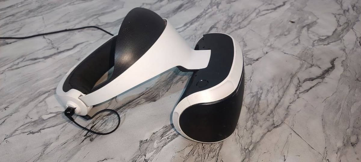 للبيع: نظارة PlayStation VR - PSVR الجيل الأول
نظارة واقع افتراضي على بلايستيشن
الحالة: مستعملة نظيفة - العدسات مابيها خدوش
ما وياها الملحقات
الناقص: بدون يدين Move ولا كاميرا ولاومحولة فقط الي ظاهر بلصورة +نقص اسفنجة عين
تشتغل على: PS4 و PS5
المكان: البصرة - سفوان
السعر: خاص~
للتواصل:خاص أو [***********]  واتساب
