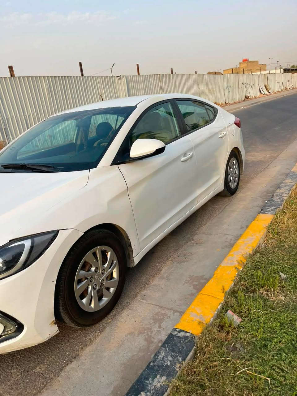 السلام عليكم 
سيارتي اللنترا كير مكينه تبريد كله فول 
السياره موديل 18وارد أمريكي 
ألفين دوش الكير اي تي المرغوب 
ضربتها بجم وبيها صبغ شويه 
مكاني بغداد الحريه 
سياره رقمها نجف ثاني يوم احولك 
تجي تكلب وتشوف ووين متريد وديها افحصها 
السعرررررر 103$وبيها مجال 👍🚗
رقمي ***********
