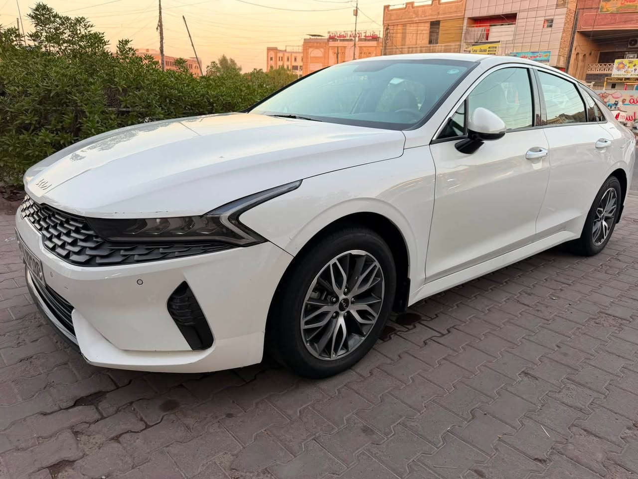 السلام عليكم k5موديل 2023خليجيه بأسمي السياره رقم اربيل ماشية 87
السعر 177
بيهه باب السايق مرشوش وبخشم البنيد بارد 
المكان بغداد التجار 
***********
