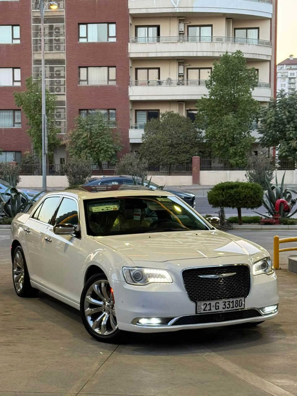 السلام عليكم
اوباما كرايسلر
ماشيه   (٦٨)  موديل ( ٢٠١٦)
السياره جديده بمعنه الكلمه فول موصفات 
بانورما  رادار امامي رادار جانبي حساسات امامي خلفي كشن تبريد تدفئه اشاير مري
حساسات امامي خلفي السياره فول الفول 
برده خلفيه بلادي 
السعر (٢٧٠ قفل )
رجائا لشراي فقط
العنوان بغداد
***********
