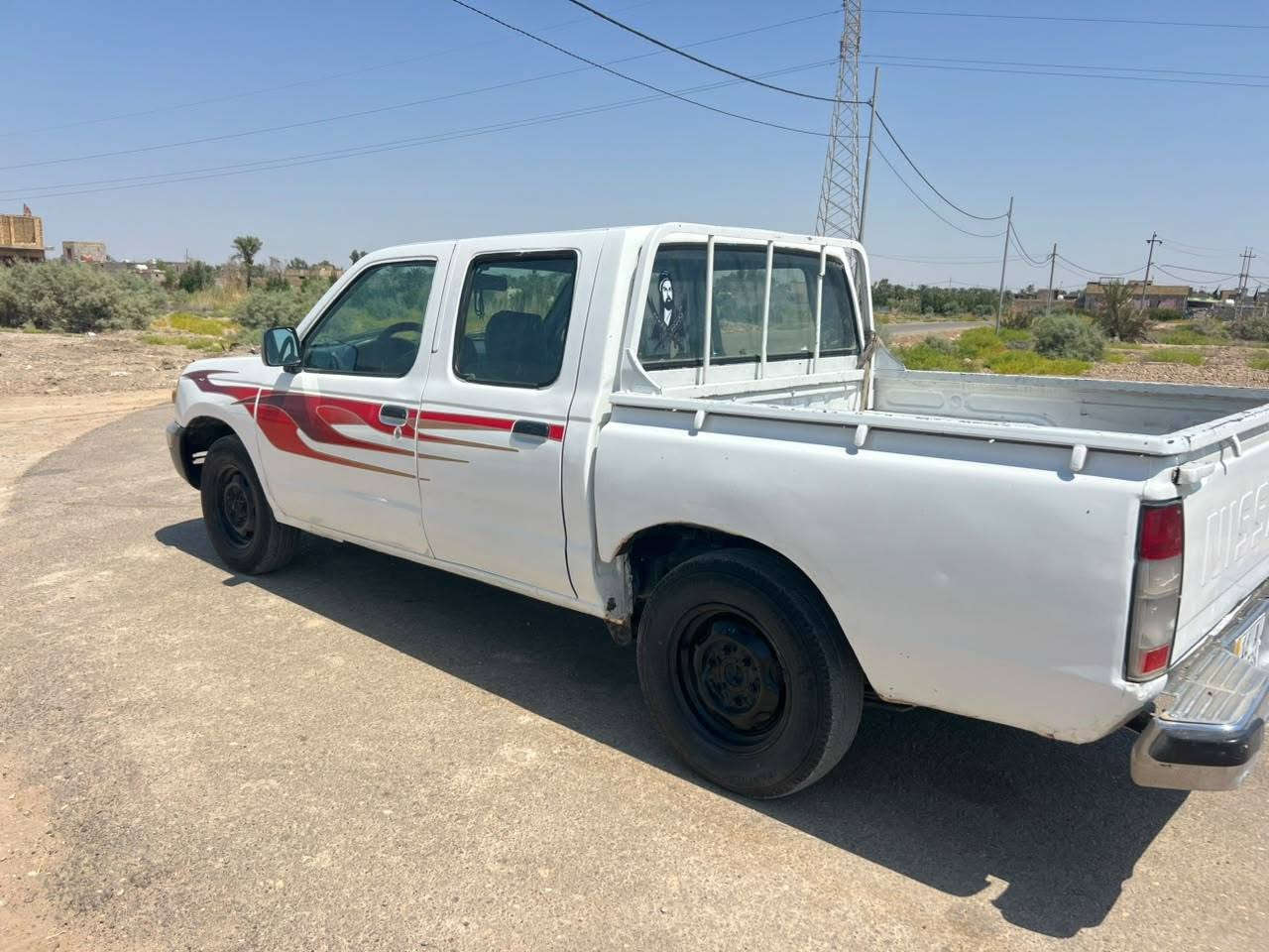بيكم نيسان موديل 2000
يساره جاهزه من كلشي مكينه كير حدااديه 
تبريد شغال رقم نكلليزي توني شاده سياره مكانه 
ديوانيه 
هاذه رقمي ***********
