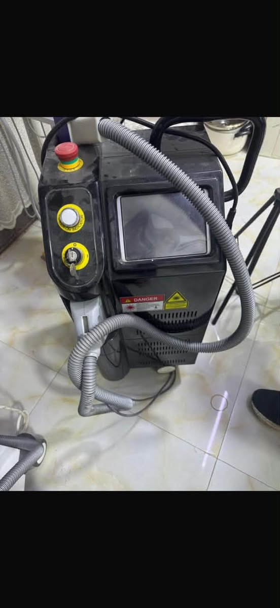 جهاز اندياك ليزر ND-YAG Laser )Q-Switch) النسخة الاصلية ( لا تقليد ولا صيني ) استخدام جداً قليل 
يشتغل ك ازالة الوشم بجميع انواعه (الغامق والفاتح) ⛔️🔹️التقشير الكاربوني 🔸️ازالة الكلف و التصبغات من البشرة 🔹️أزالة مايكروبليدنج و تاتو الحواجب 🔸️ ازالة اثار الجروح والحروق 🔹️ ازالة النمش وبقع الشیخوخة،،
🚨وياه نظارات حماية واكثر من تب ، كل واحد واستخدامه الخاص .وياه عصارتين كاربون كريم  جدد وعصاره مستخدم منها كل عصاره يكفي اكثر من سنة،،ماخذته
رقم الهاتف ***********
