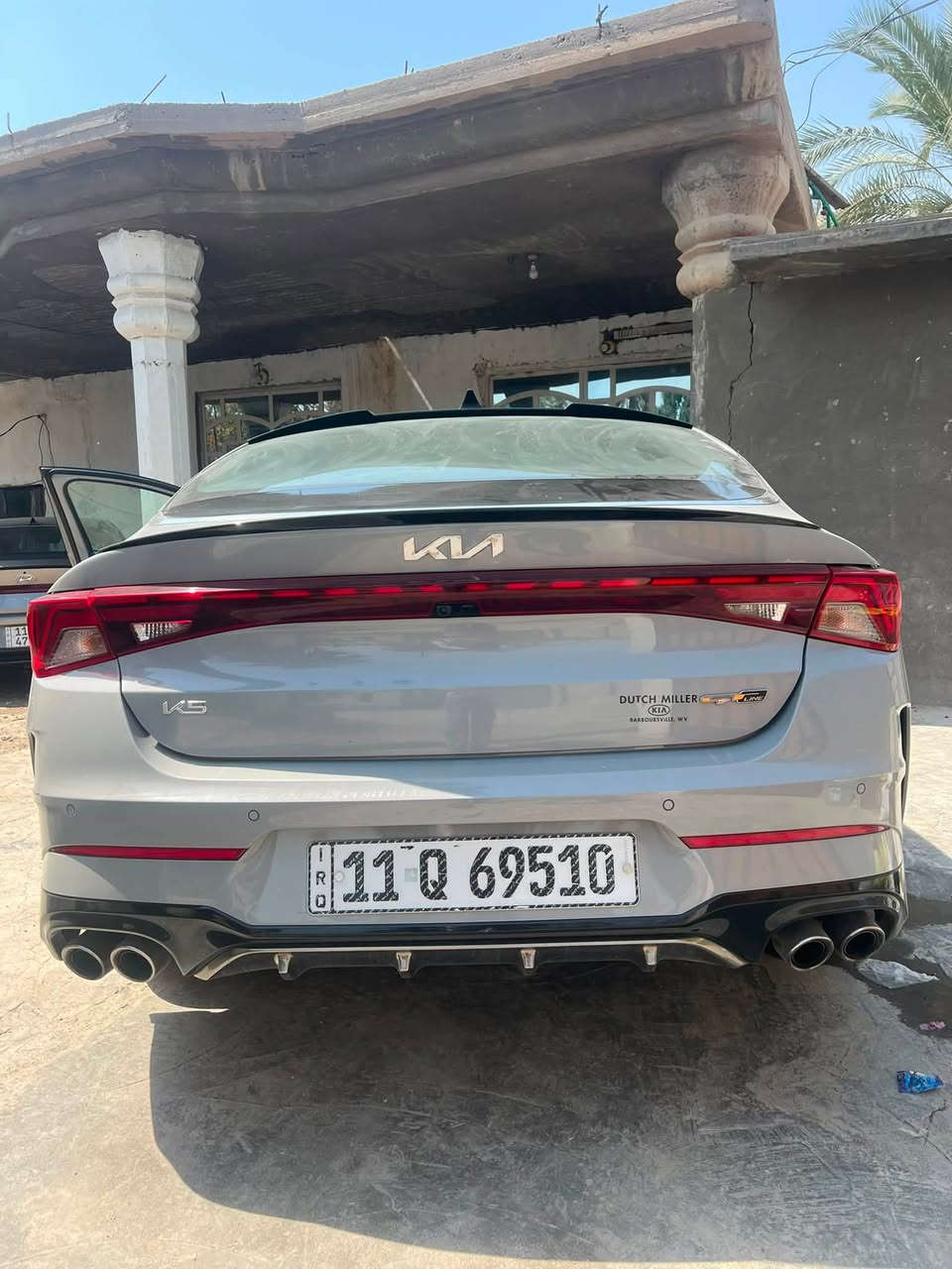للبيع في بغداد.. وحش الكي فايف 2023 GT وارد أمريكي بمواصفات فول كاملة
• الموديل: 2023
• الفئة: GT (الأداء العالي والشكل الرياضي الهجومي)
• اللون: سموك سمنتي (المرغوب جداً) مع كشنات جلد سود مختمة بالأحمر بلون مميز ورياضي.
• الضرر: قطعتين فقط (الجاملغ الأيمن والبنيد مصبوغ بدون شاصي أو دواخل، والسيارة نظيفة وجاهزة للفرة).
• ماشية: (150000 الف ).
• مكان السيارة: بغداد
أبرز المواصفات:
• بصمة 
خمس انضمة قيادة .
• سقف بانوراما بالكامل.
• تبريد وتدفئة كشنات.
• شاشة كبيرة متطورة.
• كاميرات 360 درجة لرؤية محيطية كاملة.
• رادار تحذير الاصطدام + تحديد مسار.
• وباقي مواصفات الفئة GT المعروفة من راحة وأداء رياضي.
• السعر: (188 ورقة) وبيها مجال للطيبين 
• للاتصال والاستفسار (هاتف أو واتساب)(***********)
