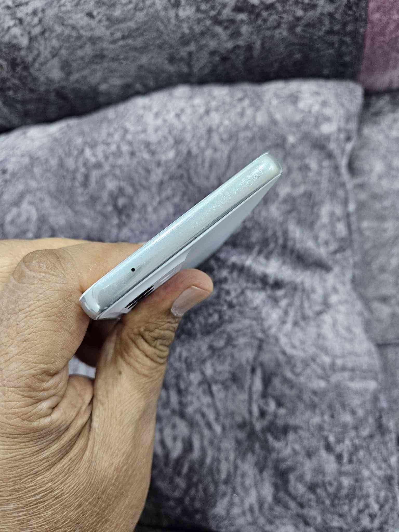 سامسونج A53 5G • ١٢٨/٨ • بطارية ٨٣٪