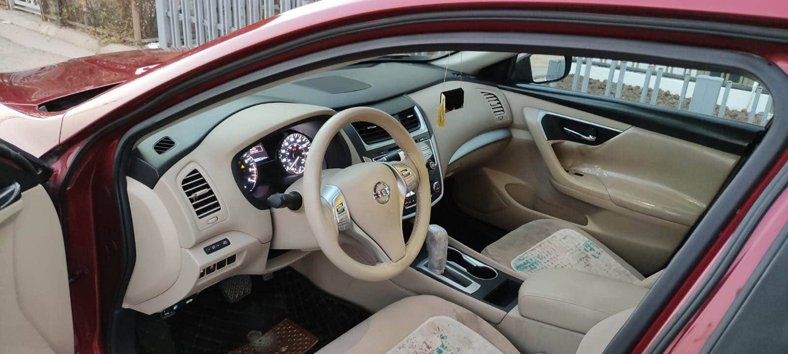 Nissan altima 2017 SV 

ناو زه رد 
رادار 
دوسه التيما
كاميرا 
يه ك ده سته له شەحنەوە
٦٠ هەزار رۆشتوە 
هەمو شتێکی نوێیە 
پشتو پێشی کەپسە 
بەشەرت
دوو پارچە و دوو پلە بۆیاخی هەیە

مەجالێکی کەمی تێدایە

96$

*********** السليمانية, العراق

نص مكتوب في الصور:
- SV