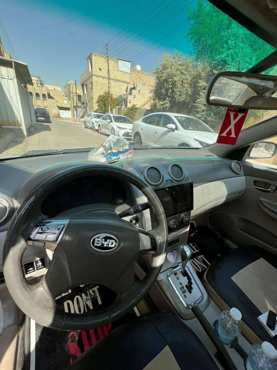 السلام عليكم بي واي دي ٢٠١٣جي ثري مصبوغه عامه لجماليه بيها جاملغ وبنيد السعر ٤٣وبيها مجال لتواصل ع رقم *********** غير متواجد ع خاص

