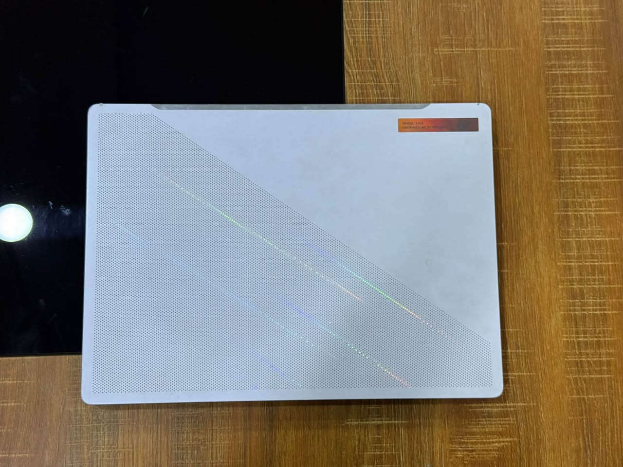 💻 ASUS ROG Zephyrus G14 – Gaming Laptop
💻 ASUS ROG Zephyrus G14 – Gaming Laptop

جهاز قوي ومناسب للألعاب، التصميم، المونتاج والبرامج الثقيلة 🔥

⚙️ المواصفات:

* Processor: AMD Ryzen 7 7735HS – 3.20GHz
* RAM: 16GB DDR5 – 4800 MT/s
* Graphics: NVIDIA GeForce RTX 4050 Laptop GPU 6GB
* Integrated Graphics: AMD Radeon Graphics
* Storage: 512GB SSD NVMe
* System: Windows 11 – 64-bit
* Model: ROG Zephyrus G14 GA402NU
* Color: White 🤍

🚀 أداء قوي وسريع، مناسب لـ Gaming – Photoshop – Illustrator – Premiere – After Effects – 3D & Rendering

السعر : 1،350،000 مليون دينار وبيه مجال 
للاستفسار على الرقم ***********

نص مكتوب في الصور:
- Settings Find a setting System About Processor AMD Ryzen 7 7735HS with Radeon Graphics 3.20 GHz Installed RAM 16 GB Speed: 4800 MT/s Graphics card 6 GB Multiple GPUs installed Storage 477 GB 114 GB of 477 GB used Home System Bluetooth & devices Network & internet Personalization Apps Accounts Time & language Gaming Accessibility Privacy & security Windows Update DESKTOP-CJD0F6H ROG Zephyrus G14 GA402NU_GA402NU Rename this PC Device info Copy Device name DESKTOP-CJD0F6H Processor AMD Ryzen 7 7735HS with Radeon Graphics (3.20 GHz) Installed RAM 16.0 GB (15.2 GB usable) Graphics card NVIDIA GeForce RTX 4050 Laptop GPU (6 GB) AMD Radeon(TM) Graphics (486 MB) Storage 114 GB of 477 GB used Device ID 4C1AF383-CB00-4E8D-9E50-D7A2C9703F81 Product ID 00330-80000-00000-AA689 System type 64-bit operating system, x64-based processor Pen and touch No pen or touch input is available for this display Related links Domain or workgroup System protection Advanced system settings Search ENG 9:42 PM 9/21/2026