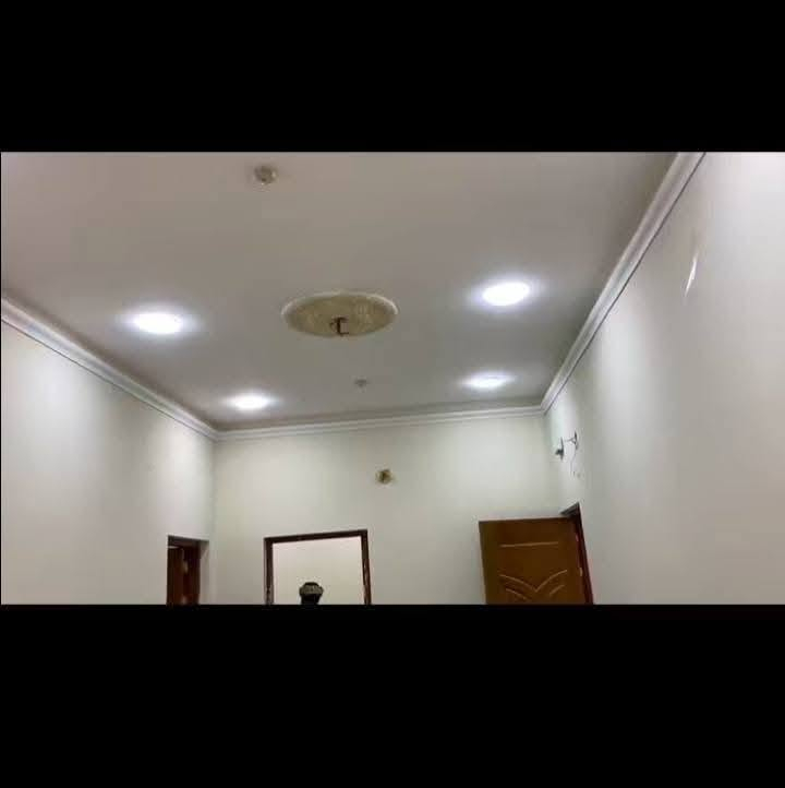 السلام عليكم
صباغ منازل داخلي وخارجي وجهيات 
طلس وسنفره وتصليح 
كرسته وعمل وبااسعار مناسبه 
الاتصال ***********
ادمن وافق المكان بغداد
