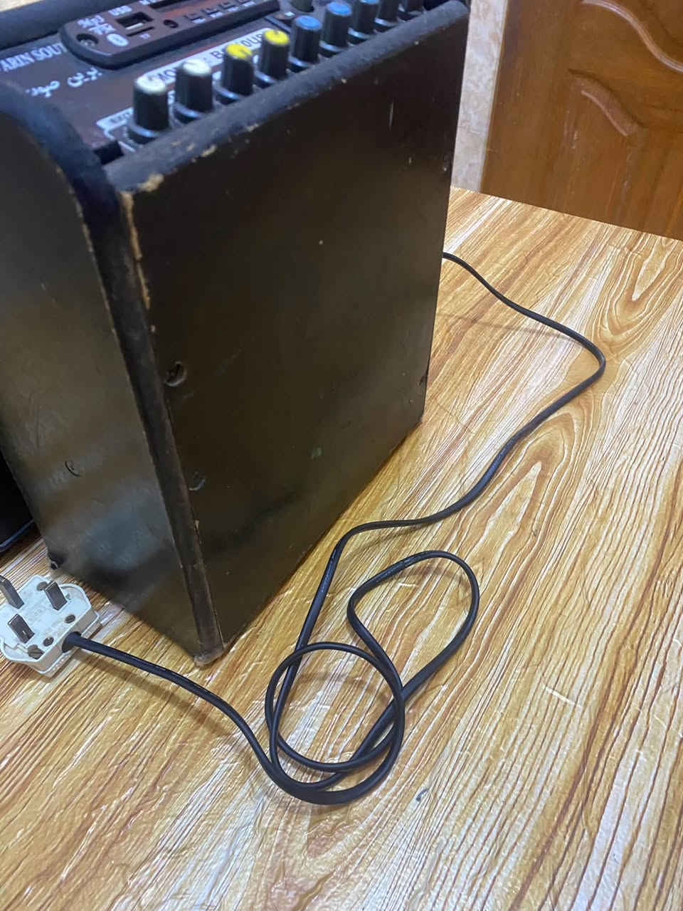 جهاز نضيف يشتغل فقط كهرباء بطارية ضعيفة البيع على الفحص صوت جدا عالي مع كافه ملحقات للتواصل واتساب 
***********
