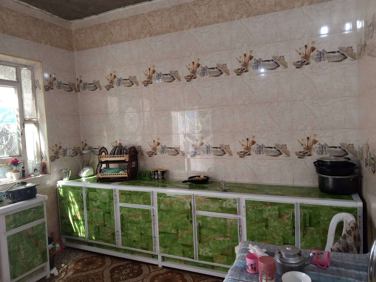 بيت للبيع في قضاء الشافعية طابو صرف 200 م يتكون من غرفتين وصاله ومطبخ واستقبال الضيوف وصحيات سعر 70 نقدأ و75قصاد بمقدمه 40او35 والباقي 500 شهر ***********
