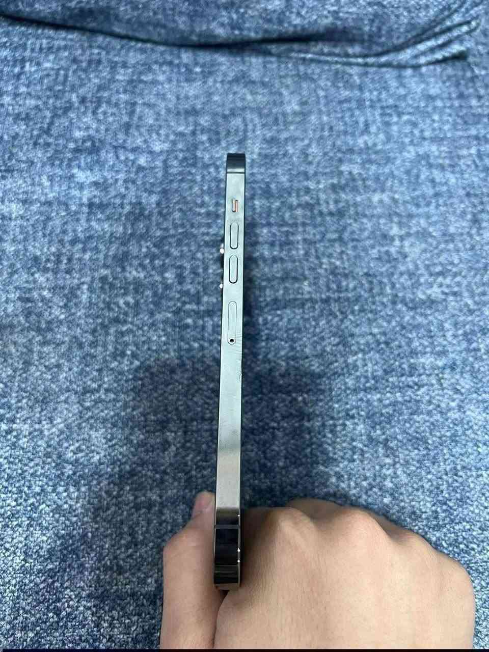 ايفون 13 برو ماكس مميز  ذاكره 1 تيرا للبيع او مراوس :ـ
لون اسود نفطي 
ذاكره 1 تيرا يعني الف كيكه 
بطاريه 71 بلادي بس انسه شي اسمه صرف وال 13 معرف شكد بطاريته قويه 
كامل ملحقاته 
مكفول من كلشي مكفول حت من الزلغ والشخط الجهاز حيل نضيف السعر 650 ألعنوان بغداد 
***********
