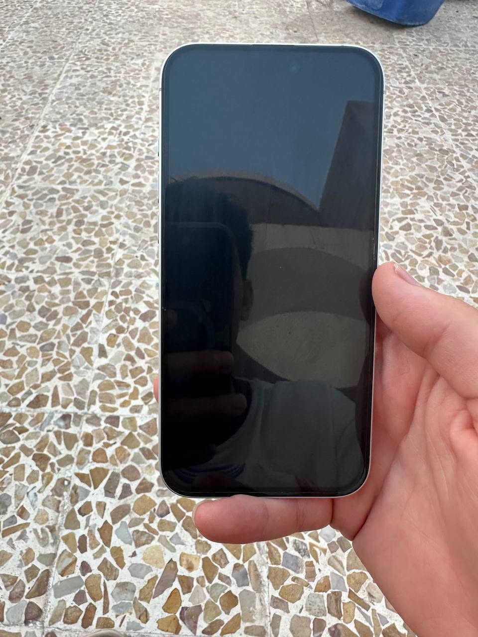 ايفون ١٦ بلس  مشحون 192مره
بطاريه 100
ذاكره ١٢٨ 
الجهاز ما مفتوح وما مبدل بي اي شي جهاز شخط مابي نضافه 100/💯 
كارتون و الكيبل موجودات 
السعر مليون و ٥٠ الف رقمي *********** مكاني موصل جانب الأيسر حي الميثاق

نص مكتوب في الصور:
- حالة البطارية
- عادية
- تعمل بطارية iPhone هذه على النحو المتوقع. حول البطارية والضمان...
- الحد الأقصى للقدرة
- ١٠٠٪
- هذا قياس لقدرة البطارية مقارنة بقدرتها عندما كانت جديدة. قد تتسبب القدرة المنخفضة بتقليل ساعات الاستخدام بين عملية الشحن والأخرى.
- عدد الدورات
- ١٩٢
- هذا هو عدد مرات استهلاك iPhone لقدرة البطارية.
- معرفة المزيد...
- تاريخ التصنيع
- أيار ٢٠٢٥
- أول استخدام
- كانون الأول ٢٠٢٥