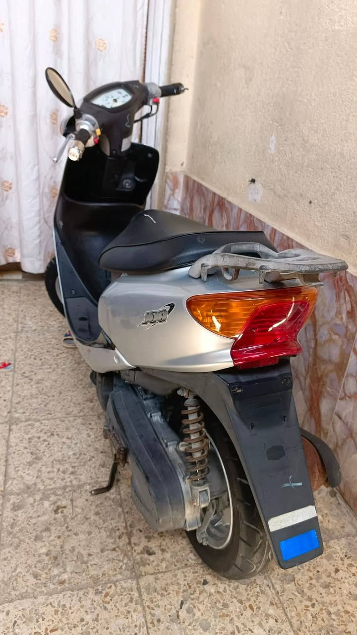 سلام عليكم عصفوريه فحل خطين قفل اكسن ويلكب مال حاويه توني مطلعه صار شهرين دراجه بالكارتون جديده كلش برغي واحد مابيها نقص كلشي شغال وسعرها خاص مكاني ناصريه مركز ***********
 على الواتساب
