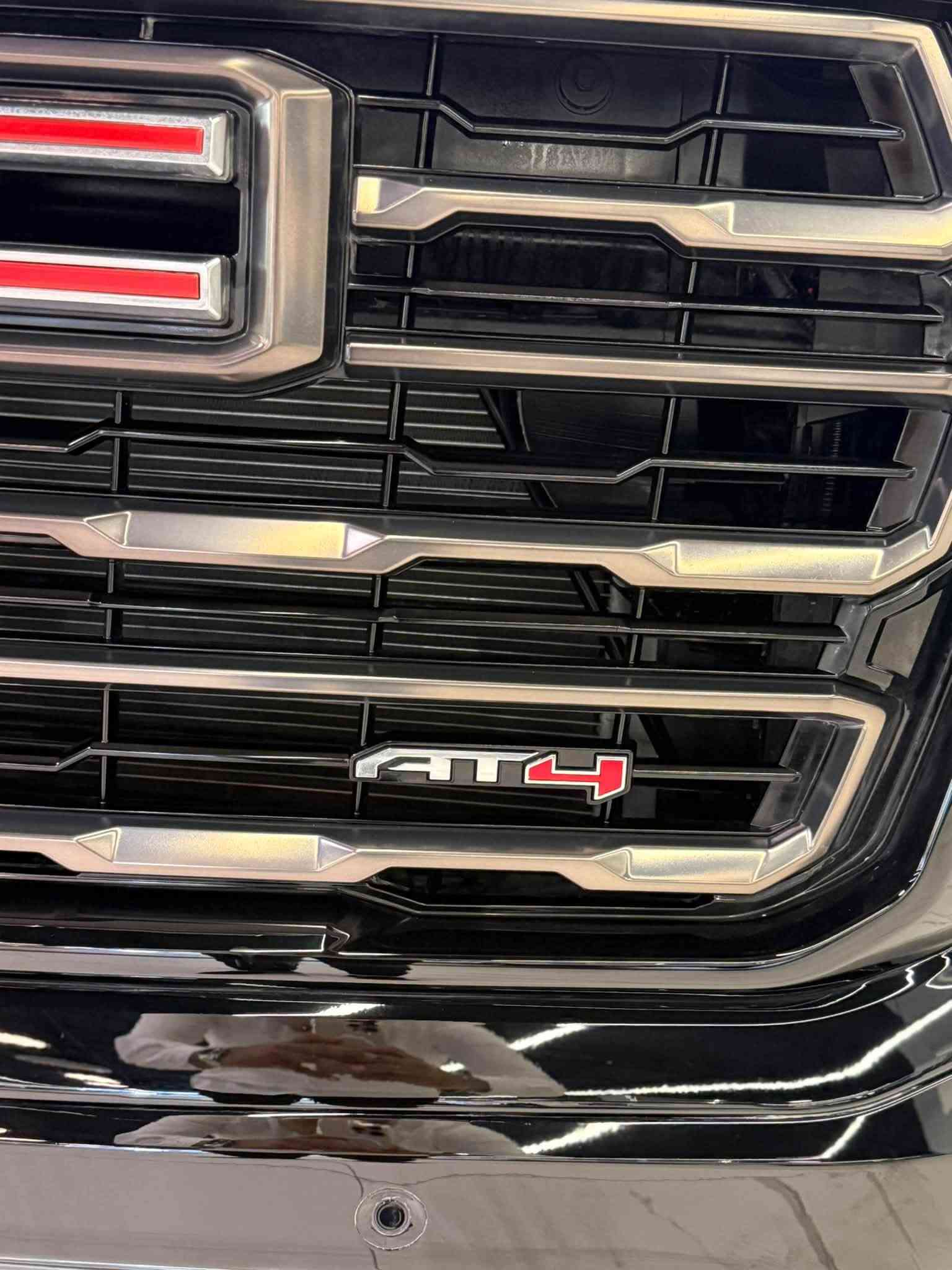 🔥 GMC AT4 2026 🔥

مو مجرد سياره عاديه … هذه هيبة الـ AT4.
قوة أمريكية، حضور استثنائي، وتجهيزات مصممة للقيادة بثقة على كل طريق.

💥 V8 6.2L
⚡ 420 حصان
🔄 ناقل حركة 10 سرعات أوتوماتيك
🛞 دفع رباعي 4×4
⬆️ رفع مصنع 2 إنش
🛡️ تجهيزات AT4 للطرق الوعرة
🖥️ شاشة وسطية كبيرة + عدادات رقمية

━━━━━━━━━━━━

🏢 شركة المهند للسيارات
📍 بغداد – معارض النهضة
📞 ***********

GMC AT4 — القوة تُرى قبل أن تُسمع.
