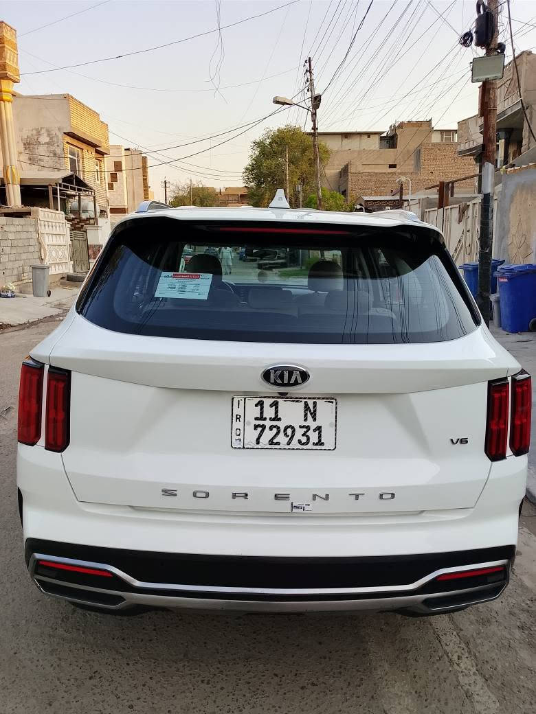 السلام عليكم سورنتو خليجي موديل 21 مكفوله من الصبغ والتبديل وممفتوح منه اي قطعه واي برغي بيه بارد بالجاملغ الأمامي وبالصندوك  مكاني بغداد الدوره حي المعلمين اتصال *********** السعر 233 بغداد, العراق

