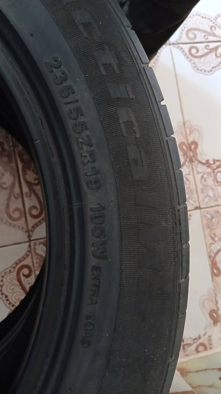 سلام عليكم تايرات سورنتا للبيع نوعيه عاليه سعر100 الف بيهن مجال زوج طائرات اتصل على هذا الرقم***********
