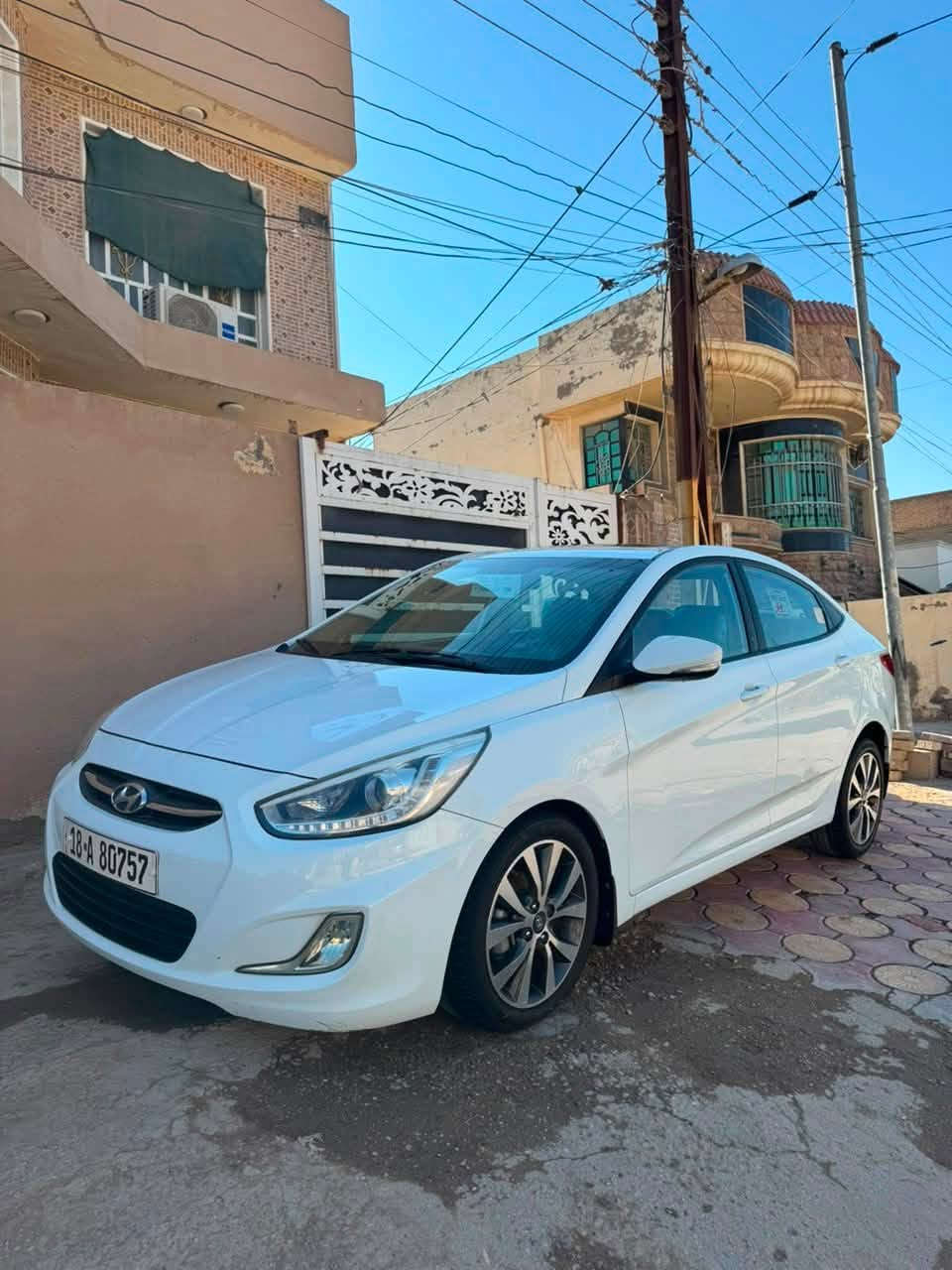 السلام عليكم اكسنت 2017خليجيه بيه شبر صبغ بين الباب الامامي والجاملغ جهه السايق الباقي كفاله ١١٢ بيه مجال بصيط 
عنواني حله شارع 60 
***********

