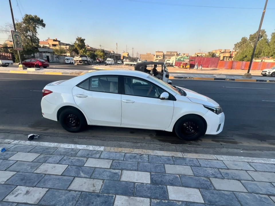 كورلا خليجي موديل 2016 مكينة 1600 
بيه طخات بالجاملغات ومعمرات 
ابيعلك قطعتين صبغ السعر 127 وبيها مجال تحويل ثاني يوم 
***********
