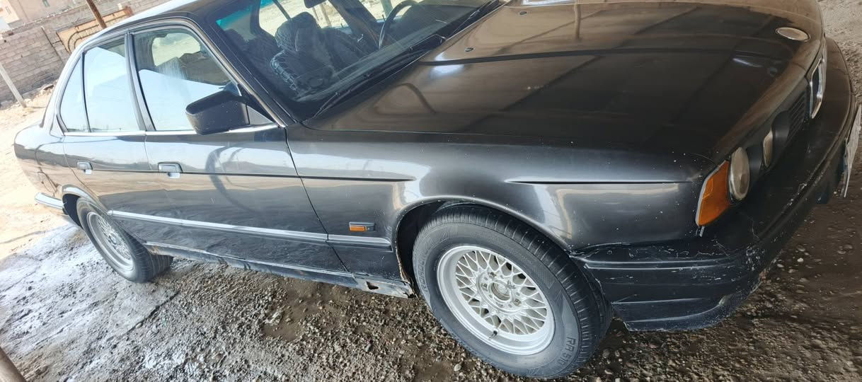 السلام عليكم ورحمة الله
للبيع او مراوس حسب القناعة BMW 535 92 عايزها ترتيبات سيارة بلادية مو معمرة للاستفسار 
*********** او واتس اب او ماسنجر مكاني #سامراء
