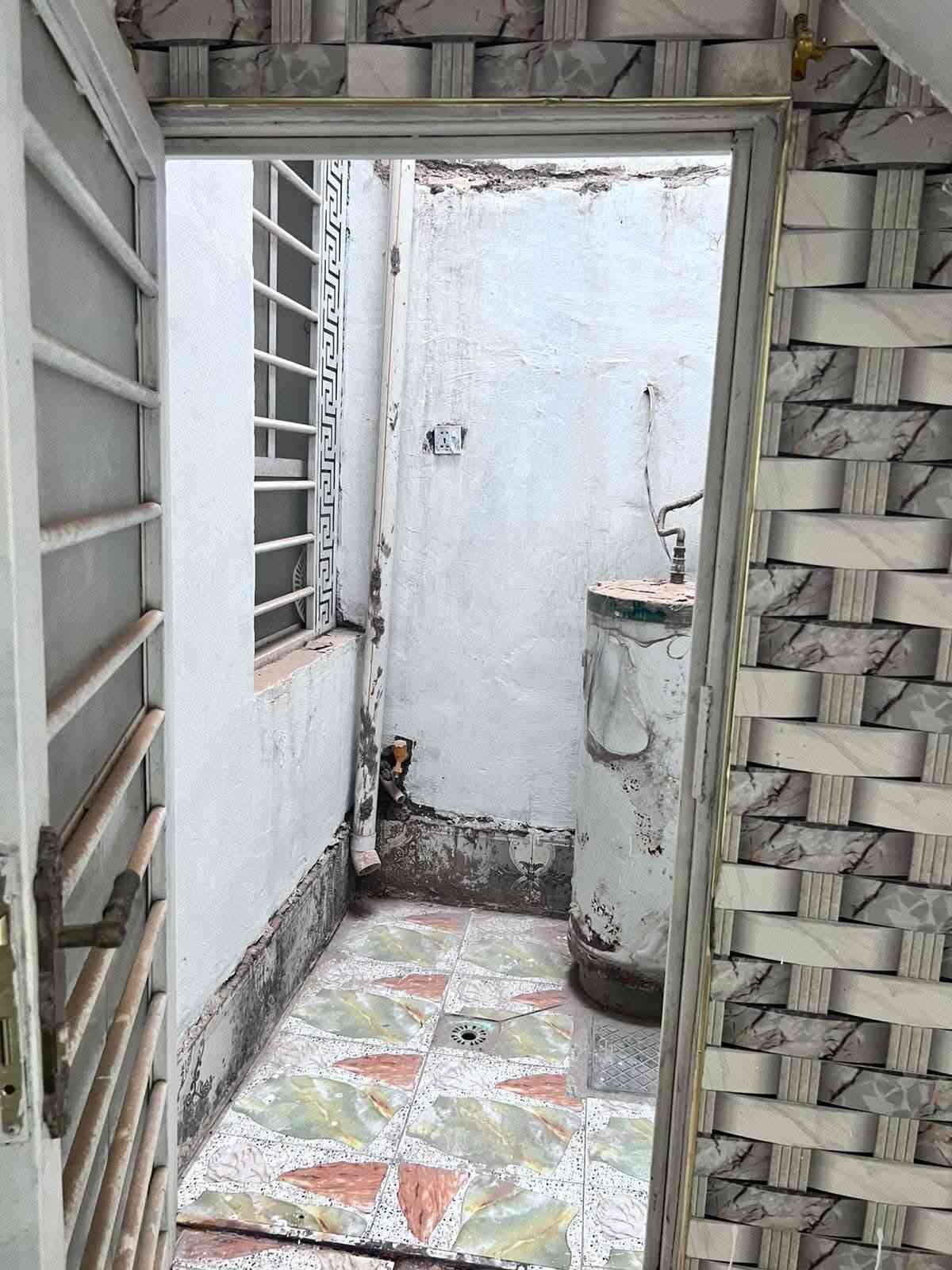 دار للبيع مساحه 50 متر طابقين حي الوفاء منطقه 41, الف  شارع 15 غرف اثنين مطبخ صاله صحيات سعر البيع 90 مع  المجال للاستفسار مكتب بركات ام البنين ***********
