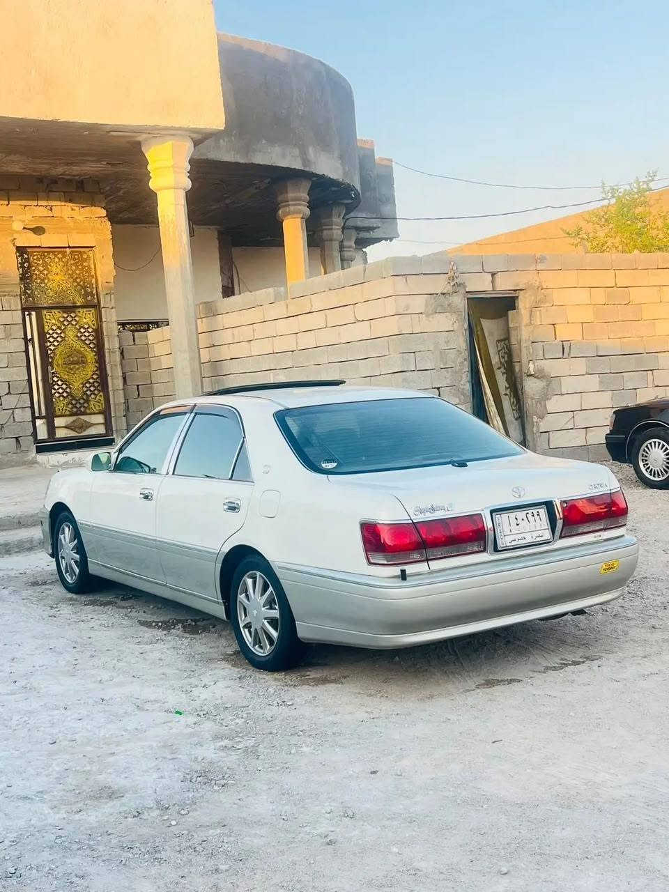 ياالله السلام عليكم جنون للبيع 
المواصفات 

3 دكم 

شاصي 175 

موديل 2001 

رقم بصره سنويه لل 27 

كفاله عامه كص ونقل وضربه 

 جبير D4

برده خلفيه 

فتحه سلايت 

كشنات كهرباء 4 

دواخل جلد 

تبريد ثلج 

حداديه جديده 

ارايل خلفي وامامي 

شاشه تاب 

سياره جديده واحلا من الصور 

رقم راعيه ***********
