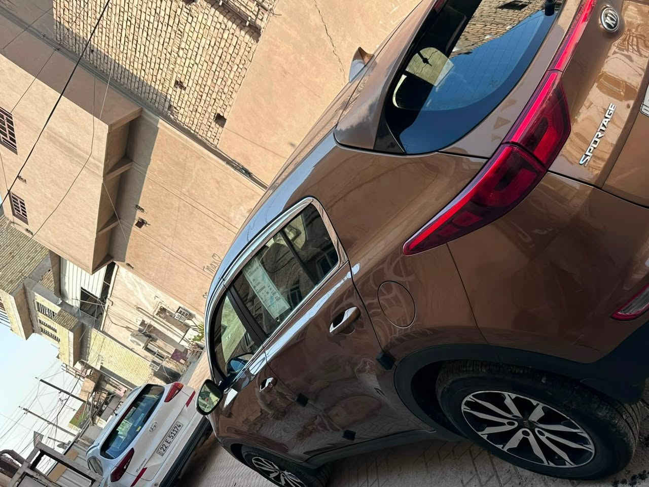 سلام عليكم  اريد مراوس و يفضل سياره صغيره مال تكسي 
كيا سبورتج مديل ٢٠١٨ سياره جديده وجاهزه نص فول تخم تاير جديد. شادله بجم زنون. داخله جديد كلش نصبتها حلوه كهربائيات كله شغاله ولا كلوب مشتغل بدشبول رقم وهزه جديد حداديه جديده كير مكينه خير من الله وحادثها بس جاملغ و بنيد جارد اي دواخل مابيها و اي ستفسار اني خادم خاص مفتوح ورقمي بي واتساب ***********
