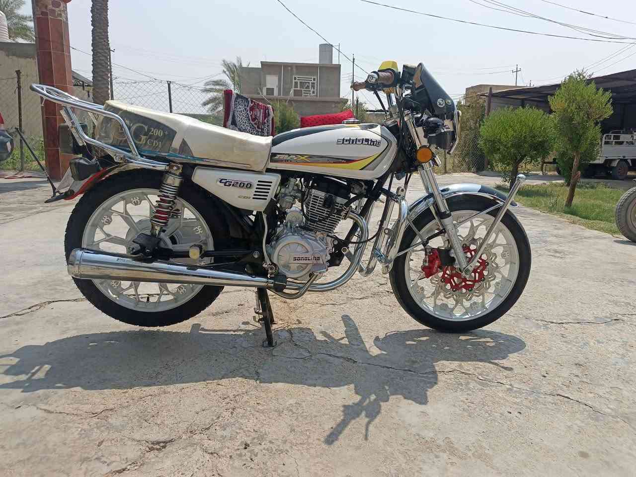 السلام عليكم للبيع دراجه موديل 25 والسعر 675 وبي مجال ومكاني ديالى سراجق على طريق دلي عباس واتصل على هذا الرقم***********
