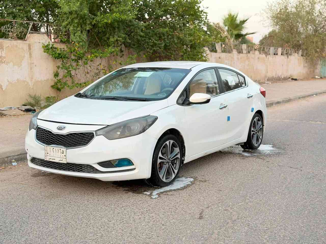 سلام عليكم للبيع سيراتو مديل ٢٠١٥ بسمي مداور تحويل مباشر سنويه لل ٢٠٢٨  سياره جاهز مكينه كير حداديه تبريد بيه فقط رشات صبغ والباقي كفاله من كلشي فول موصفات السعر ٩٧ وبيه مجال المكان سماوه المركز 
الرقم ***********
