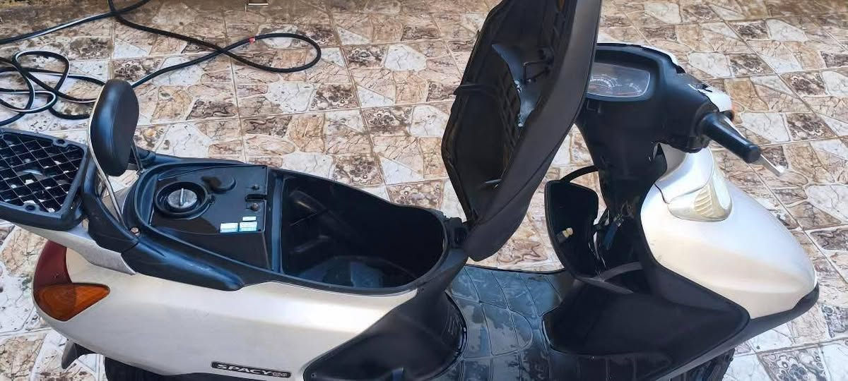 دراجه سبيسي للبيع مكفوله مكينه بسعر مناسب لتواصل واتساب او الاتصال على الرقم ***********
