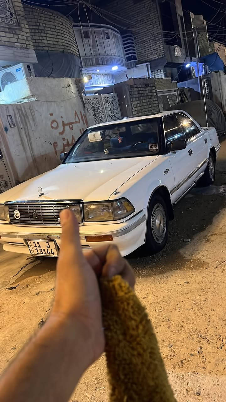 السلام عليكم
سوبر هارتوب 
موديل (1990)
رقم بغداد مميز باسمي تحويل ثاني يوم
السياره بلاد ايسر ممحوره
والسياره بلاديه معمر بيها بس لجاملغات 
لخلفيه اثر خياس
مكينه وكير (3000) تبريد ثلج ويا لسويج
صدر امامي وخلفي كله جديد نضيف
غرفت لسياره حلوه لكشنات حلوه كهرباء كهربائيات
السياره كلها شغاله منضومه زنون شمسي بيها
لسياره جاهزه ملاحظه السياره بس بل كبس
بيها خيط تبخير من ورا بس بلكبس
سعر السياره (45) وبيها مجال 
مكاني بغداد لاامين الثانيه 
الرقم (***********)
