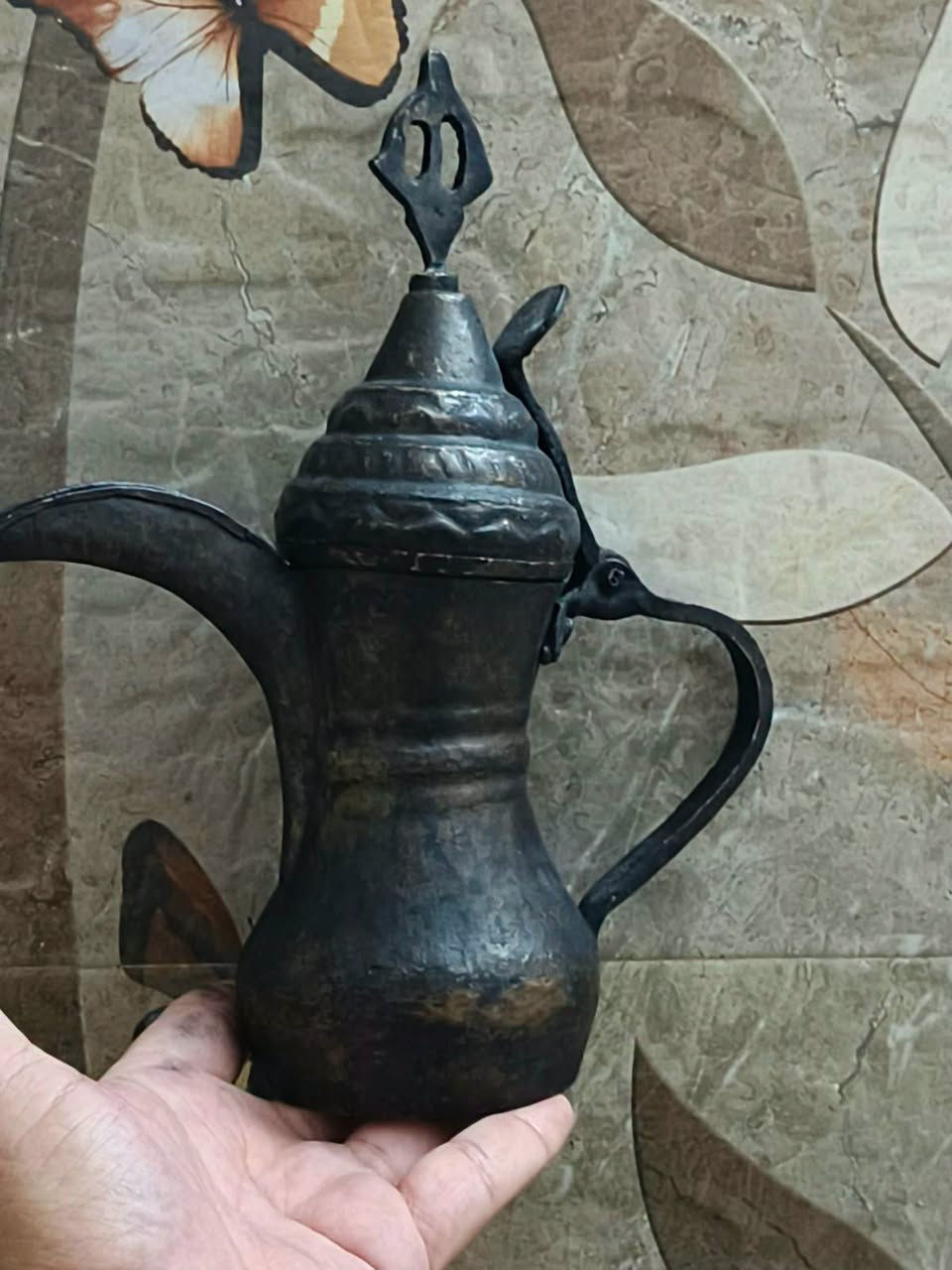 مساكم الله بالخير والبركه 🇮🇶🦋🇮🇶 
كمكم نصراني قديم جدا قياس (26)سنتم 
خالي من كل ضرر وعيوب للاستفسار خاص او الاتصال على الرقم التالي (***********)(كرار الشيخ)

