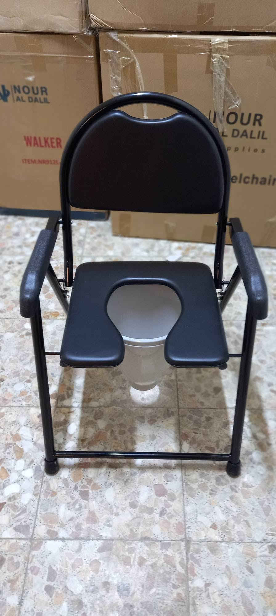 مرحبا
يتوفر في مكتب المنار للمستلزمات الطبيه 
مجموعه متنوعه من الكراسي 
العنوان حي الحسين نزلت جسر العامرية مقابل مطعم فرايد جكن 
***********
