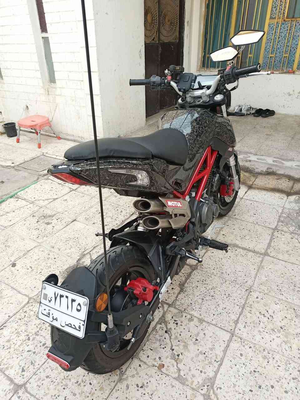 السلام عليكم ورحمة الله وبركاتة
دراجة بنلي 135cc tnt للبيع 
موديل:2022
ممفتوحه 
اوراق كامله بدون رقم 
العنوان: بغداد حي العامل 
للاستفسار: ***********
السعر: 1600 وبيها مجال للشراي
