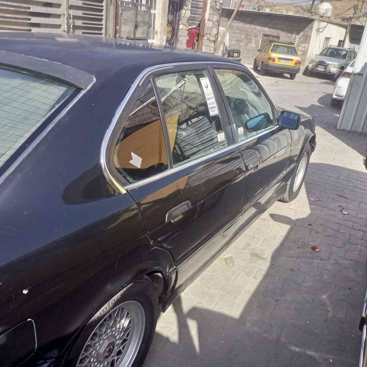 من رخصة الادمن ،،،،، بيئم 535للبيع موديل 90 رقم انكليزي بسمي تحويل ثاني يوم سياره جاهزه تبريد ثلج سياره تشتغل غاز وبانزين مال جناي مكان سياره بغداد شارع حيفا للاستفسار اتصل على رقم ***********
